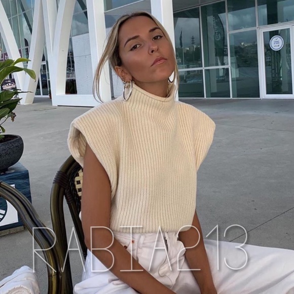 LAST 1!🔥BLOGGERS FAV🔥ZARA SHOULDER PAD KNIT TOP - Picture 16 of 16